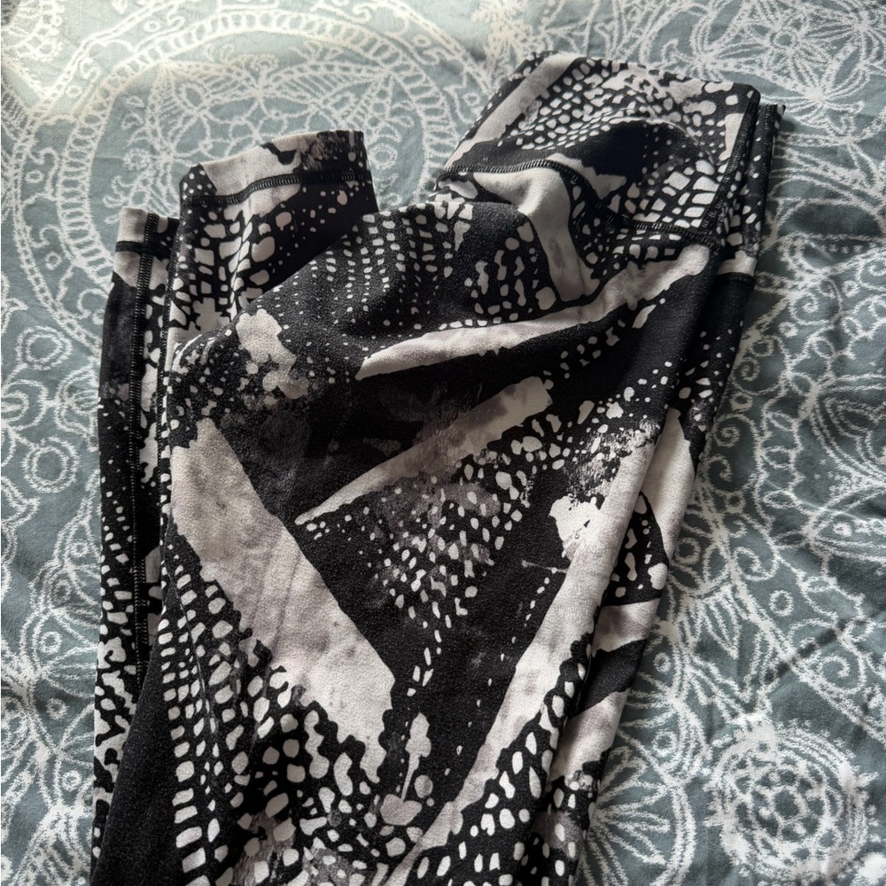 Black and White Patterned lululemon Leggings